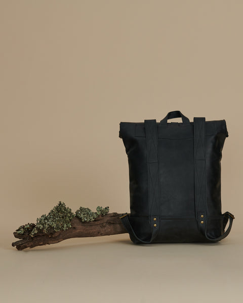 Mochila Mahuida Cuero Negro 16"