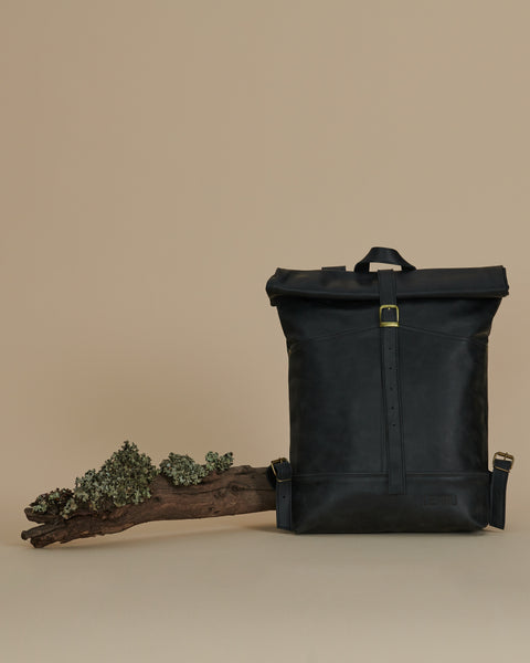 Mochila Mahuida Cuero Negro 16"