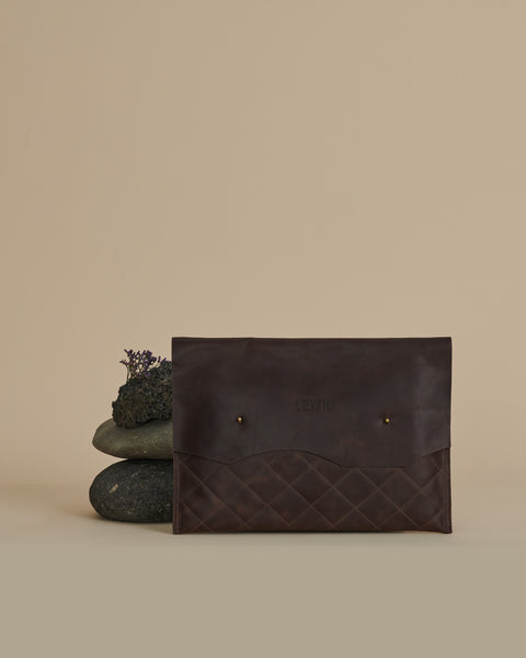 Estuche Notebook Cuero Moro 16"